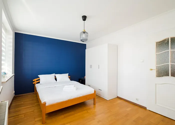 Bemowo Narwik Malachite By Bookinghost