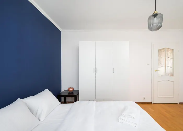 Bemowo Narwik Malachite By Bookinghost * Varsovie