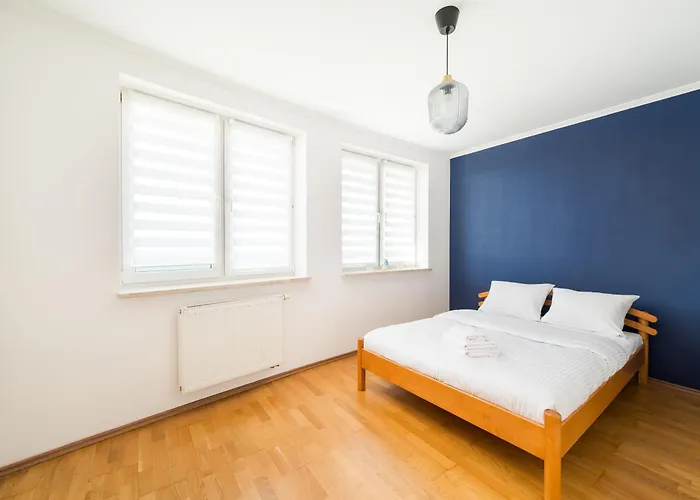 Bemowo Narwik Malachite By Bookinghost *